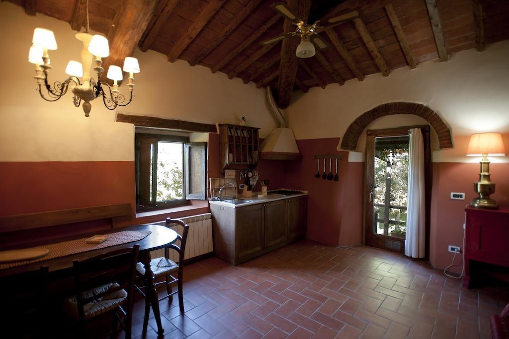 Agriturismo La Pieve Pelago Rum bild